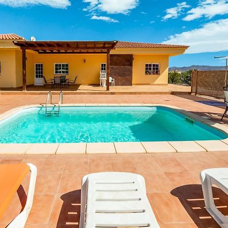 Belvilla By Oyo Chalet En Tuineje Para 6 Personas Ruang foto